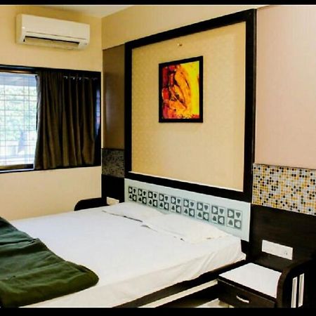 Hotel Oberoi Ahmednagar Bagian luar foto