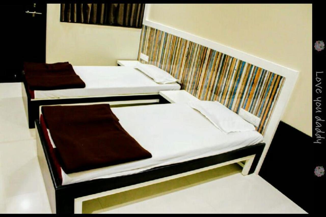 Hotel Oberoi Ahmednagar Bagian luar foto