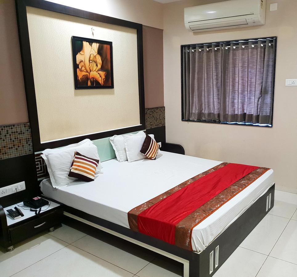 Hotel Oberoi Ahmednagar Bagian luar foto